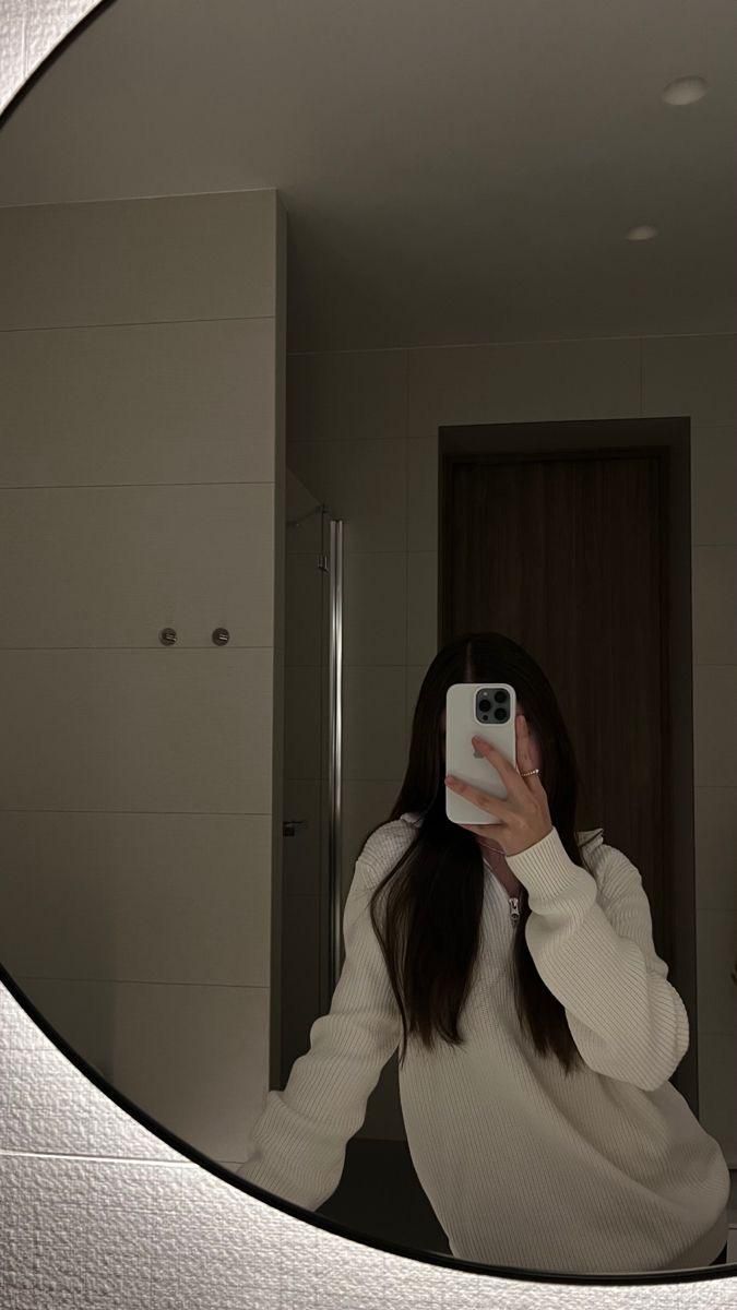 <strong>Carla M. – Lima</strong>